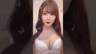 【TikTok】おっぱい揺れまくり💕AV女優❤️　　#Shorts