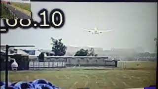 Более 290 человек погибли в авиакатастрофе в Индии: видео падения самолета