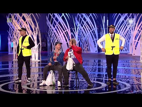 XXI Mazurska Noc Kabaretowa. Mazurska jest kobietą - Paranienormalni & Chyba - Straż Miejska