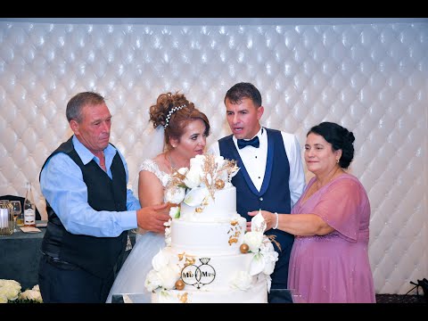 Tortul mirilor la nunta Casa Marlen