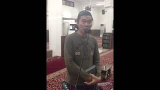 فلبيني يبهر مستمعيه بتلاوته للقرآن