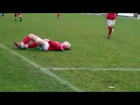 Pijnlijk moment Jasper Mulder is Moment van de Week