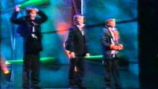 Elton John sings electricity [ Billy Elliot ]