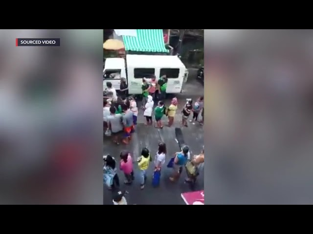 QC gov’t asks councilor to explain overcrowded ‘ayuda’ distribution