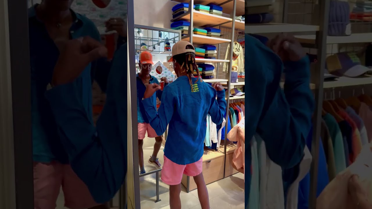 BEST SHOP ST. MARTIN: 𝐎𝐧𝐞 𝐛𝐲 𝐊 𝐒𝐭𝐨𝐫𝐞 & 𝐂𝐚𝐟𝐞́ 𝐢𝐧 𝐇𝐨𝐩𝐞 𝐄𝐬𝐭𝐚𝐭𝐞, One Love, One Life, One Island T-Shirts