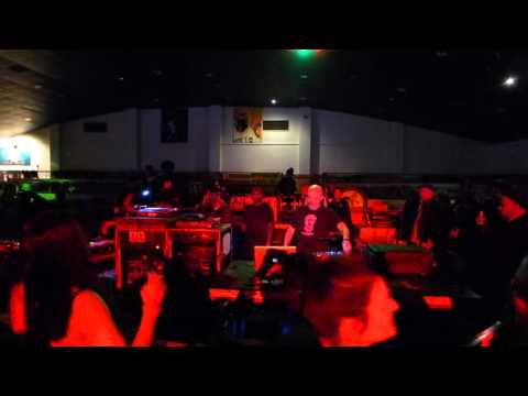 Vibronics ft. Madu Messenger & Parvez @ UNOD Weekender 2016 - "Searching For Jah/Cantankerous"