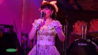 思い出の冬休み(I'm Gonna Be Warm This Winter) / GRAYHOUNDS JPN