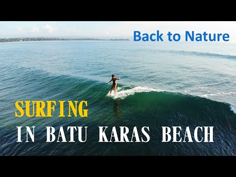 Relacja z lotu ptaka z surfowania w Batu Karas