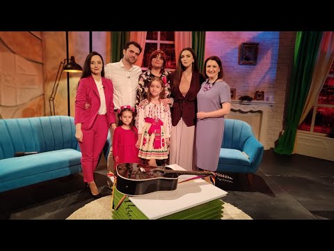 O seara in familie cu Angela Caraus, AnaSia, Andrei, Maria, Andrea si Catalina