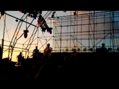 Mikkel Solnado - Apologize ( LIve at Super Bock Surf Fest 2010 )