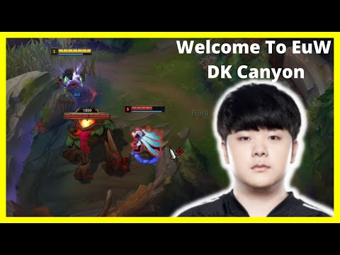 Shaco showing DK Canyon the Way