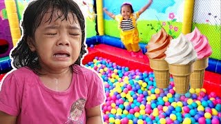 Download lagu NANGIS NGAMUK? Perosotan Playground, Mandi Bola, Kuda Mainan, ES KRIM mp3 Download lagu NANGIS NGAMUK? Perosotan Playground, Mandi Bola, Kuda Mainan, ES KRIM mp3