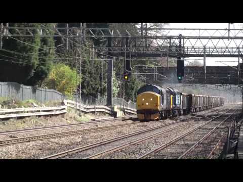 DRS 37667 & 37510 head north past Apsley with 6Z70 Sheerness - Tyne Dock
