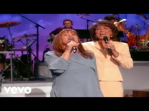 Bill & Gloria Gaither - Hope [Live] ft. The Hoppers