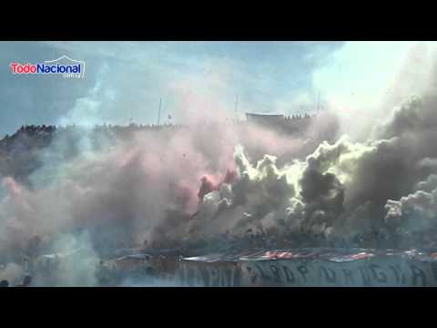 "Sale a la cancha Nacional y explota la Colombes y el Centenario" Barra: La Banda del Parque &bull; Club: Nacional