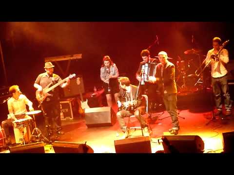 "Po T'jemi Bashke Ne Te Dy" by Zig Zag Orchestra and Shpat Deda at Koko, London