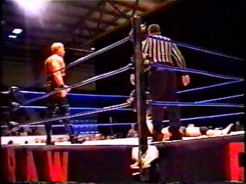Kingman vs Chi Chi Cruz - RAW - June 2001