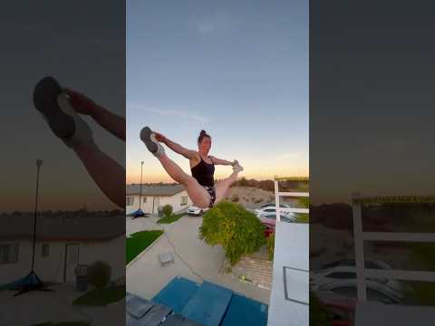 Only this… 🤷🏼‍♀️ #trampwall #acrobat #flip #trending