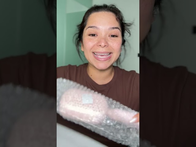 Vídeo relacionado con Cepillo cabello, antiestático y neumático. Madera natural.