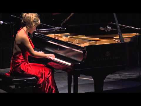 Ariadna Castellanos - "Kasul" (Clazz México 2014) [Official Video]