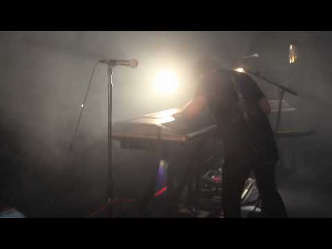 NIN: "Cars" with Gary Numan, London 7.15.09 [HD]