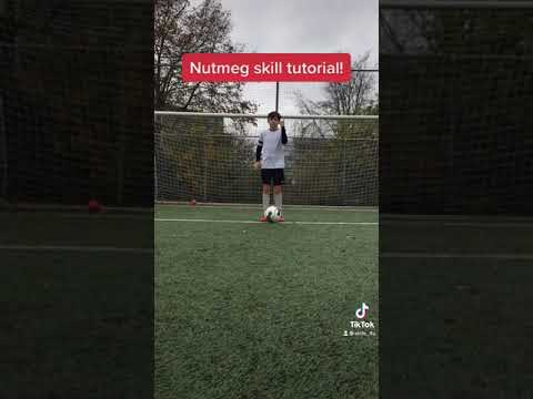 LEARN AN EASY NUTMEG SKILL!