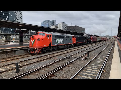 V/Line A66 & VR R707 Arriving at Southern Cross Station from Newport - 707 Operations