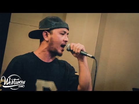 R.E.P - Green Effect ft Luo Endo ( live on OZ radio Bandung)