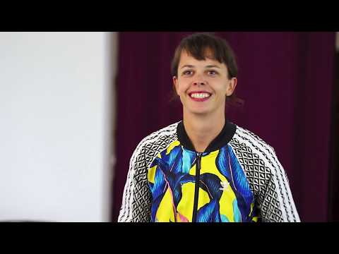 Familie Lässig -  Kopf im Sand