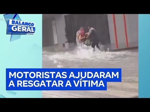 Mulher é arrastada por enxurrada durante temporal em Rio Verde (GO)