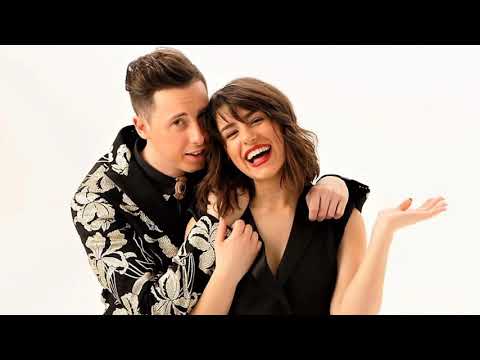 Shade e Federica Carta cantano Senza Farlo Apposta su Radio105