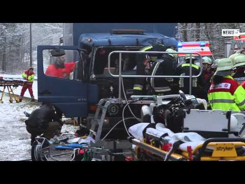 08.02.2013 (N) Laster krachen frontal zusammen