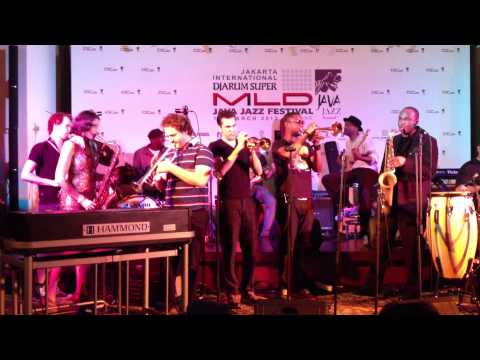 Marcus Miller, James Carter, Maurice Brown, Gerard Gibbs, Steve Thornton@Java Jazz Fest '13