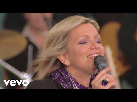 Bill & Gloria Gaither - Does Jesus Care? [Live] ft. The Isaacs