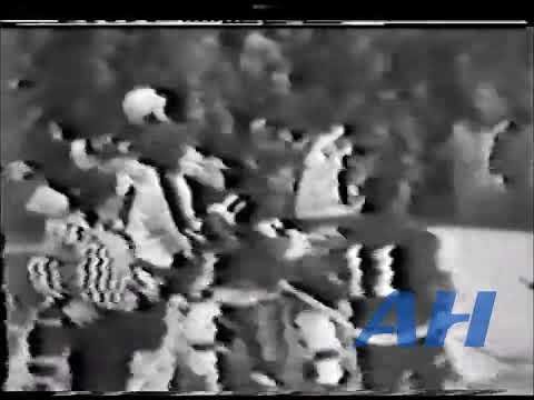 NHL May 1, 1975 Philadelphia Flyers v New York Islanders (R) Dave Schultz v Garry Howatt (R)