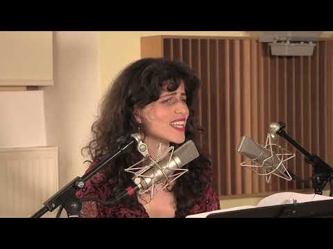 BEVOR ALLES ZERBRACH - Lea Kalisch - Bela Koreny