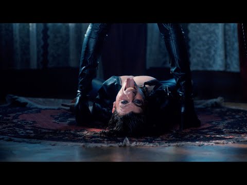 TX2 - Degrade Me (Official Music Video)