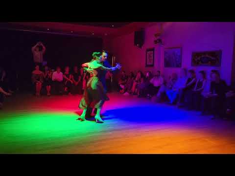 Argentine tango: Florencia Borgnia  & Marcos Pereira - Si Sos Brujo