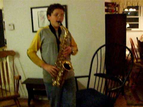 dog barking at simon playing saxafon