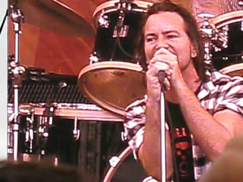 Severed hand & Down ~ PEARL JAM live at JAZZ FEST 2010