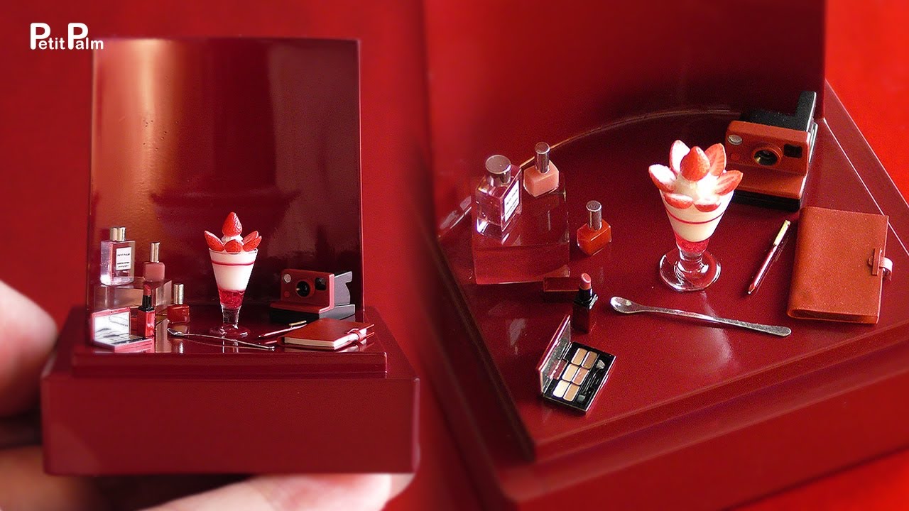 Miniature Red Color Display | Strawberry parfait 1/12 Scale