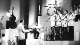 Hal Kemp & Orchestra - In an 18th century drawing room (1939).wmv