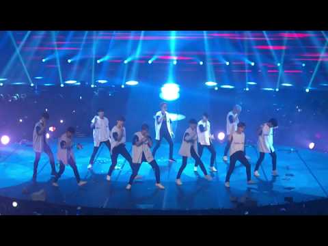 180901 Wanna One - Twilight @ One: The World in Manila [FANCAM]