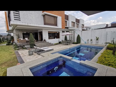 Linda Casa con Piscina #Challuabamba A la venta. ⛳Terreno 630m².$490.000USD