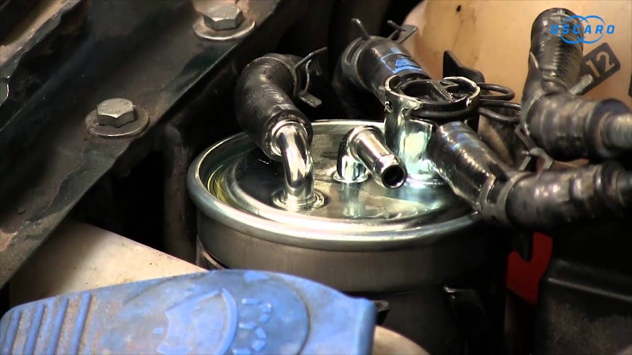 Volkswagen Golf IV -- Changement du filtre à carburant