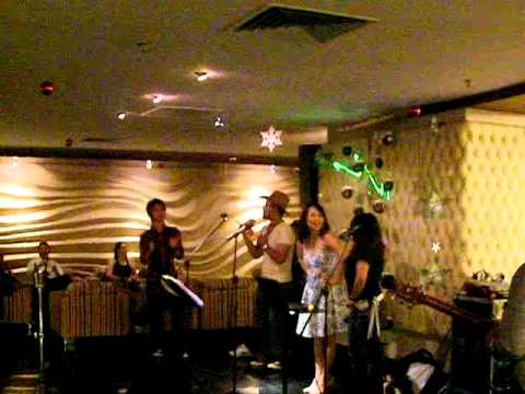 The Way You Look Tonight covered by Nadeea feat. Bonjoza Acoustic