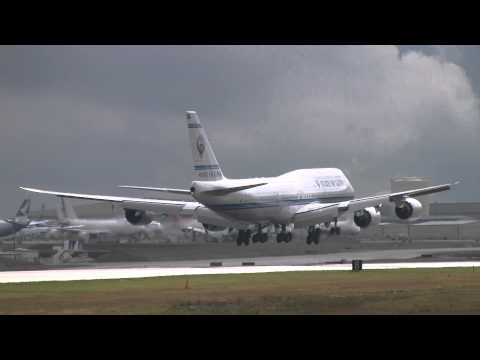 State of Kuwait 747-8i Landing