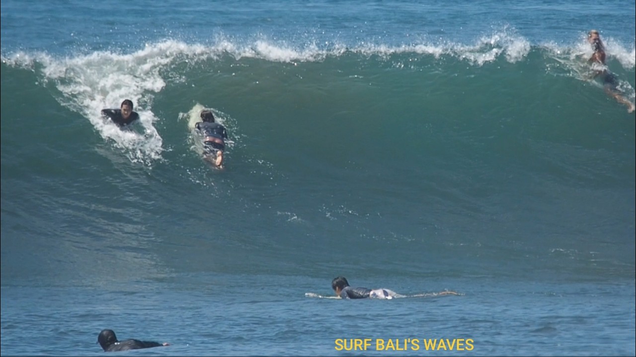 Lots Of Space & Soft Take-off in Keramas Beach: Surfing in Bali For Beginners