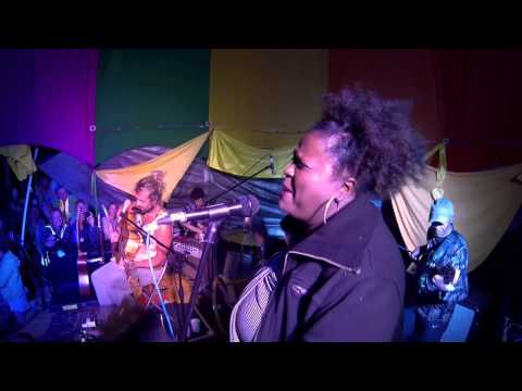 'Follow the Sun' Xavier Rudd live at Bentley Blockade