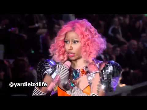 Nicki Minaj - Super Bass (Victoria's Secret Show 2011) (Live)